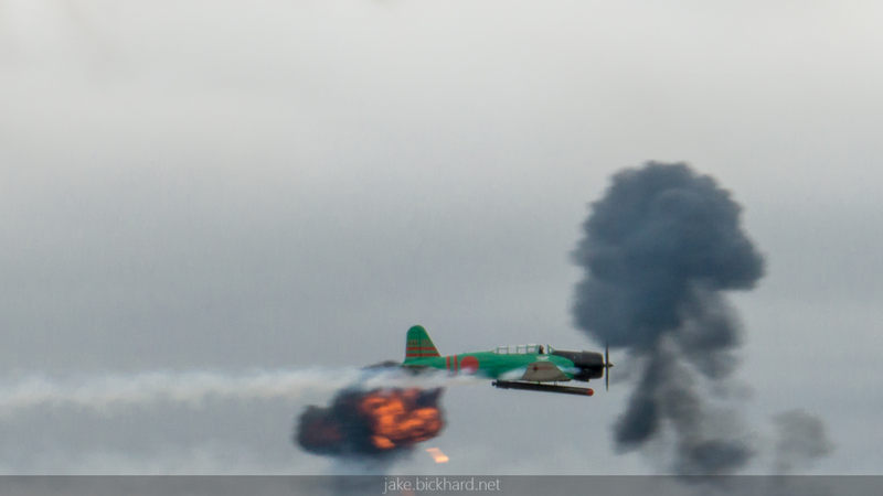 Illustration for article titled Airshow flying pics
